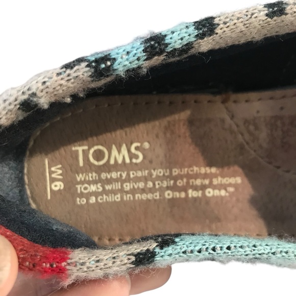 Tom's size 6 Gray Knit Sweater Ethnic Native Navajo Print Shoes Slip On Flats - Picture 3 of 7